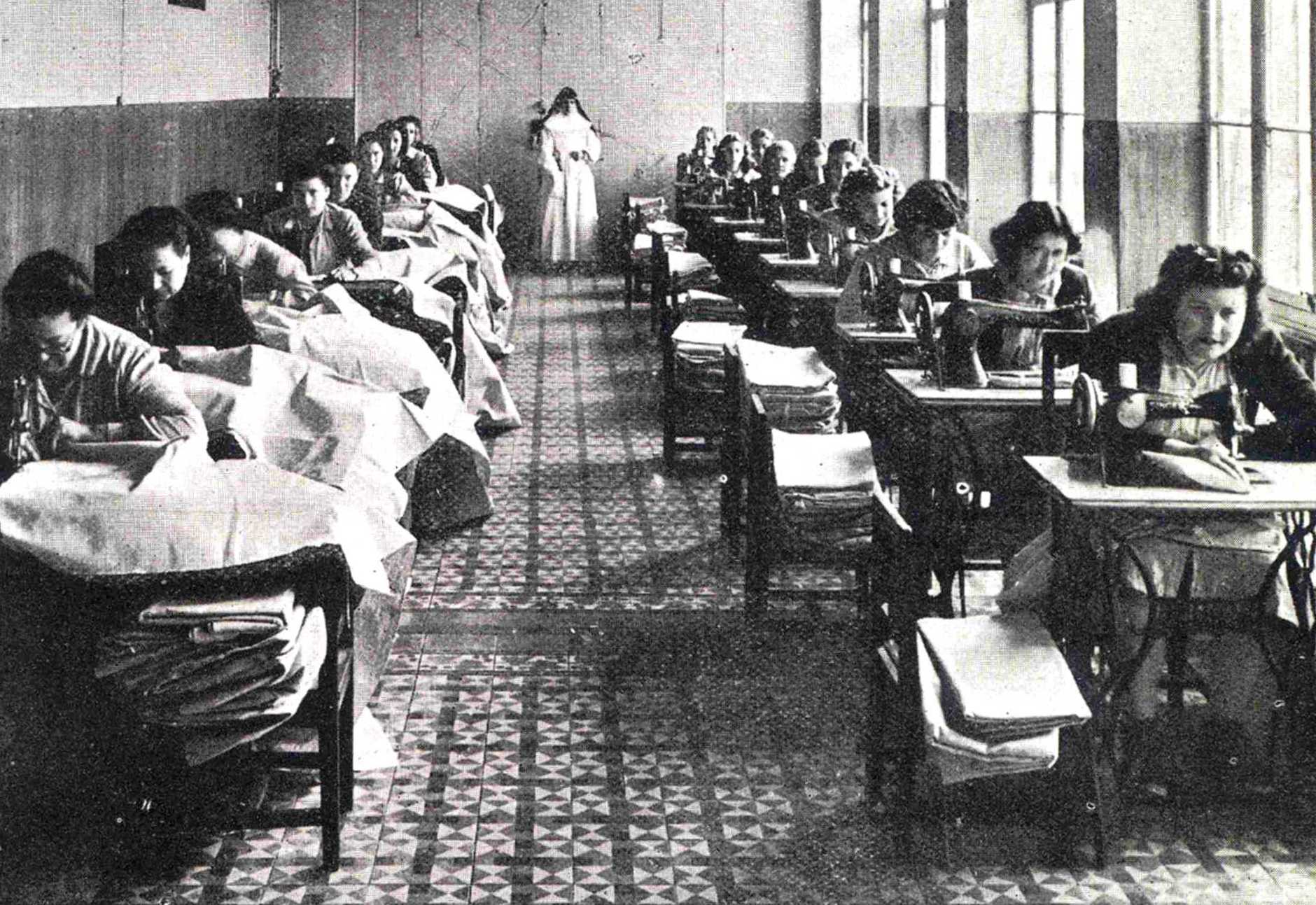 Taller tèxtil de la presó. Memòria del Patronato de Redención de Penas, 1952
