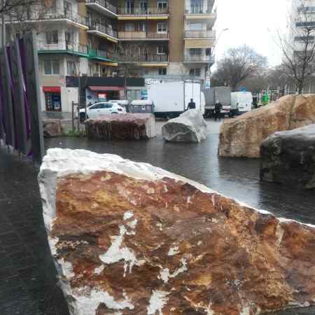 Marbre de Macael en primer pla. Foto Plataforma Monument Presó de Les Corts 2019