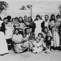 Reclusas de la prisión de mujeres reciben la visita de sus hijos con ocasión de la la festividad de la Merced.